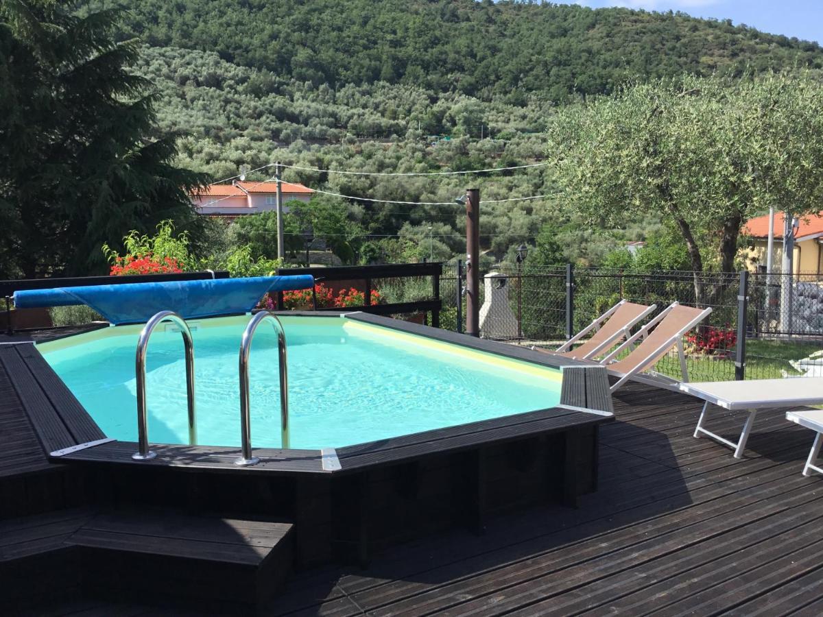 Casa Ginni Con Piscina E Giardino Caravonica Ngoại thất bức ảnh