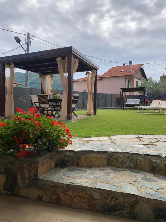 Casa Ginni Con Piscina E Giardino Caravonica Ngoại thất bức ảnh