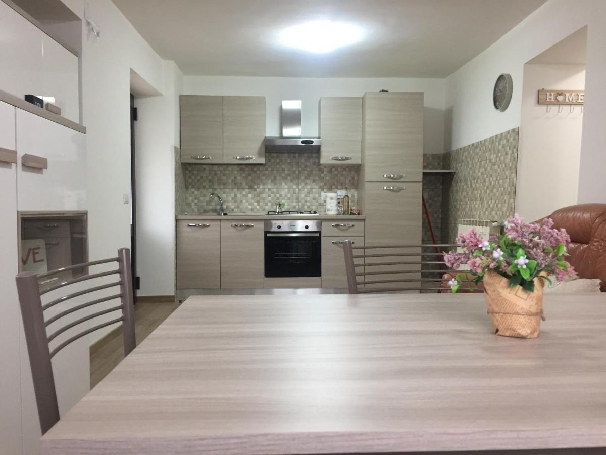 Casa Ginni Con Piscina E Giardino Caravonica Ngoại thất bức ảnh